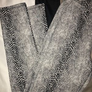 NEW YORK & COMPANY LEGGINGS PATTERN